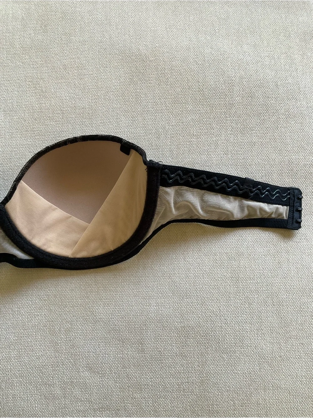 Natori  Calais Strapless Bra 34 B Underwire, Molded Black/Nude Lace